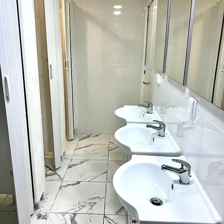 9 - Double Bedroom With Shared Bathroom & Terrace *
