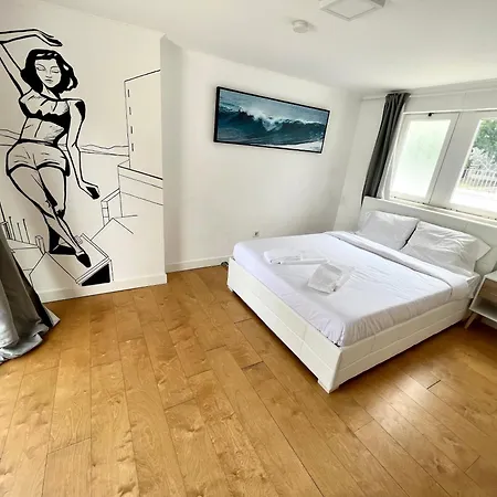 Private 9 - Double Bedroom With Private Bathroom & Terrace * Oeiras