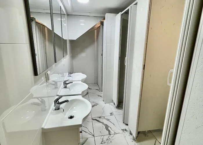 Private 9 - Double Bedroom With Private Bathroom & Terrace בית הארחה *