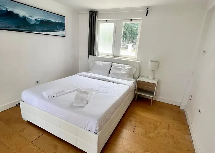 בית הארחה Private 9 - Double Bedroom With Private Bathroom & Terrace *