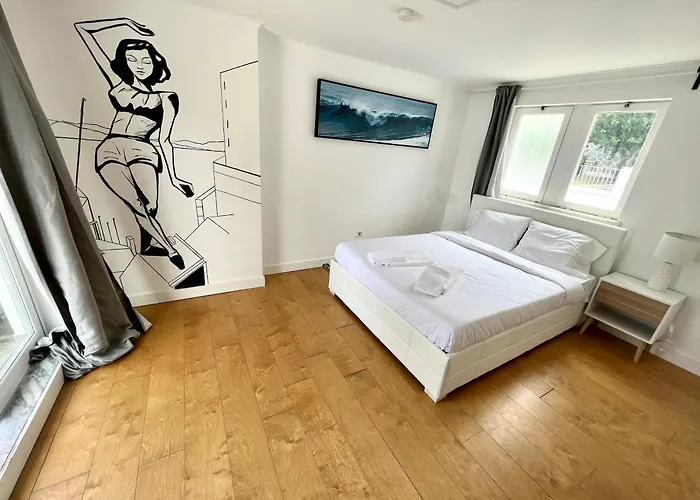 Private 9 - Double Bedroom With Private Bathroom & Terrace * אוייראס