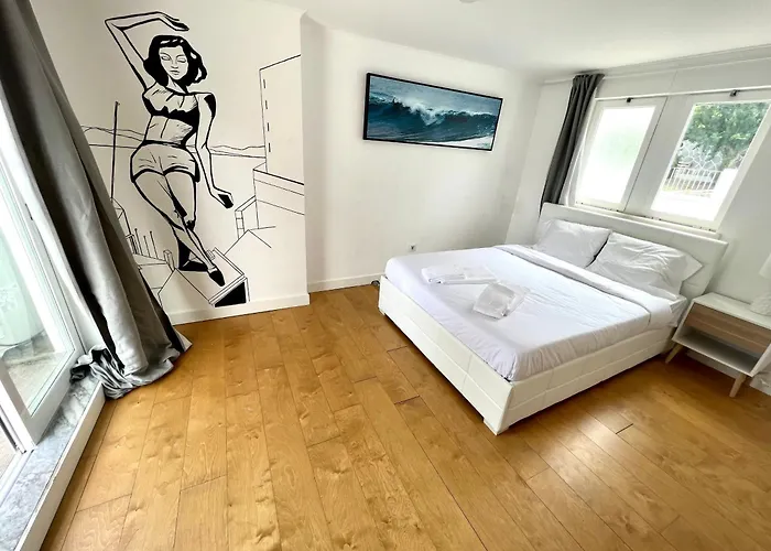 Private 9 - Double Bedroom With Private Bathroom & Terrace